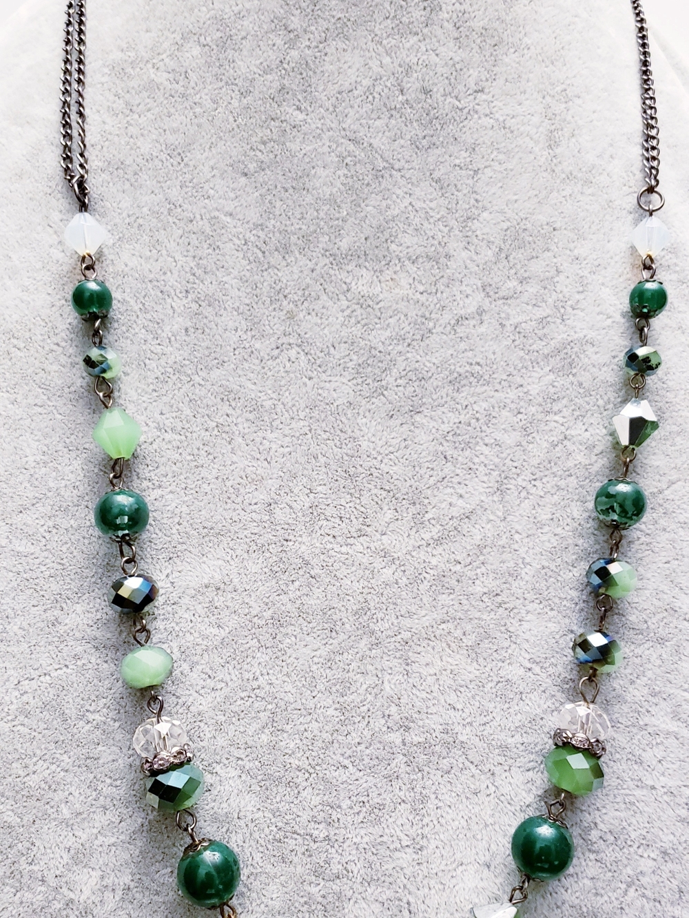 Women’s Green Beaded Necklace - Elegant Green Statement Jewelry